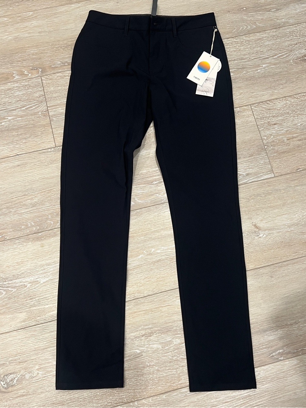 NWT Vuori Meta Pants Athletic Slim 30x32 Black